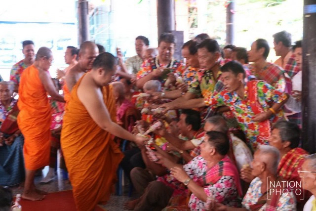 งานสงกรานต์ไทยรามัญ ที่วัดบางกระดี่