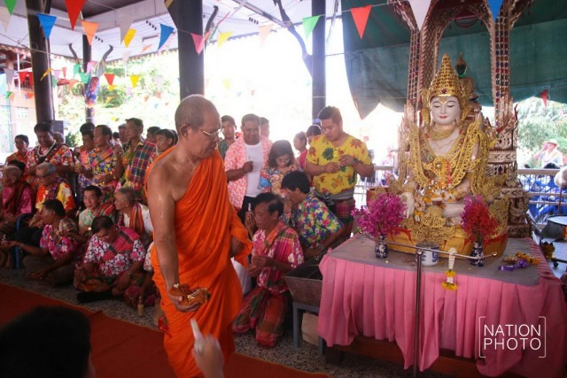 งานสงกรานต์ไทยรามัญ ที่วัดบางกระดี่