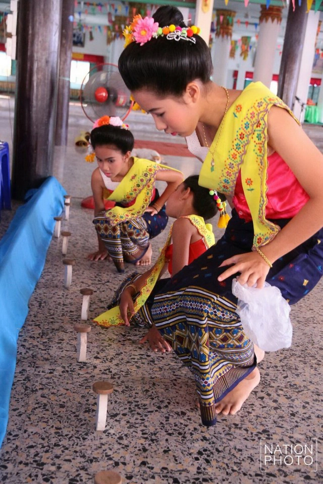 งานสงกรานต์ไทยรามัญ ที่วัดบางกระดี่
