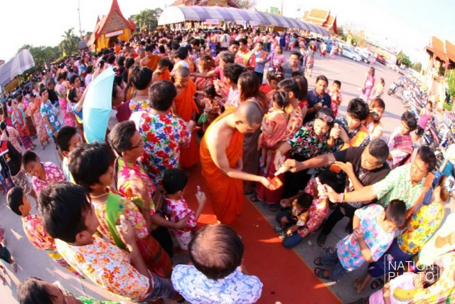 งานสงกรานต์ไทยรามัญ ที่วัดบางกระดี่