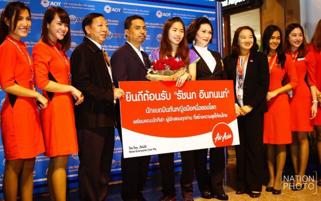 ภาพชุด "น้องเมย์" เดินทางกลับไทย หลังคว้าแชมป์ "สิงคโปร์ โอเพ่น 2016 "