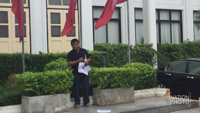 สตช.ประสานตำรวจปทุมวัน
สอบข้อเท็จจริงชายบุกขู่เผาตัวเอง