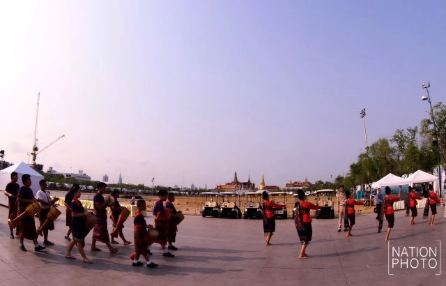 ขบวนนางรำ พิธีเปิดงานปล่อยขบวนรถ ไหว้พระ ๙ วัด สืบสิริสวัสดิ์ ๙ รัชกาล