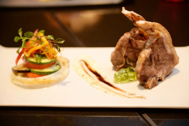 อร่อยปักหมุด  The Square @ Novotel Bangkok Siam Square