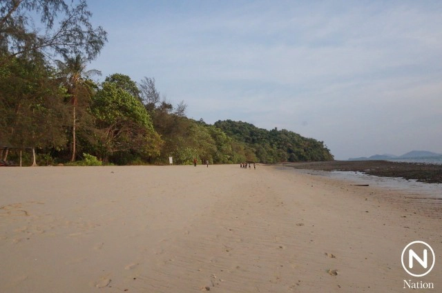 คู่กรณี “ภูริ”ควงเจ้าของเดิมเกาะนาคาน้อย 
แถลงที่มาที่ดิน ท้า!แน่จริงมอบที่ดินเป็นสมบัติของสาธารณะ