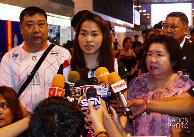 "น้องเมย์" ถึงไทยแล้ว ยอมรับผิดหวังผลงานที่จีน