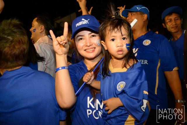 บรรยากาศเฉลิมฉลองแชมป์ประวัติศาสตร์ของทีม "จิ้งจอกสยาม"
