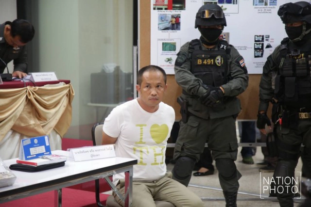 รวบแล้วโจรจี้รถขนเงิน 8.8 ล้านที่พัทยา ยึดเงินสดคืน 5.8 ล้าน
พร้อมเก๋งที่ซื้อจากเงินก่อเหตุ 1 คัน