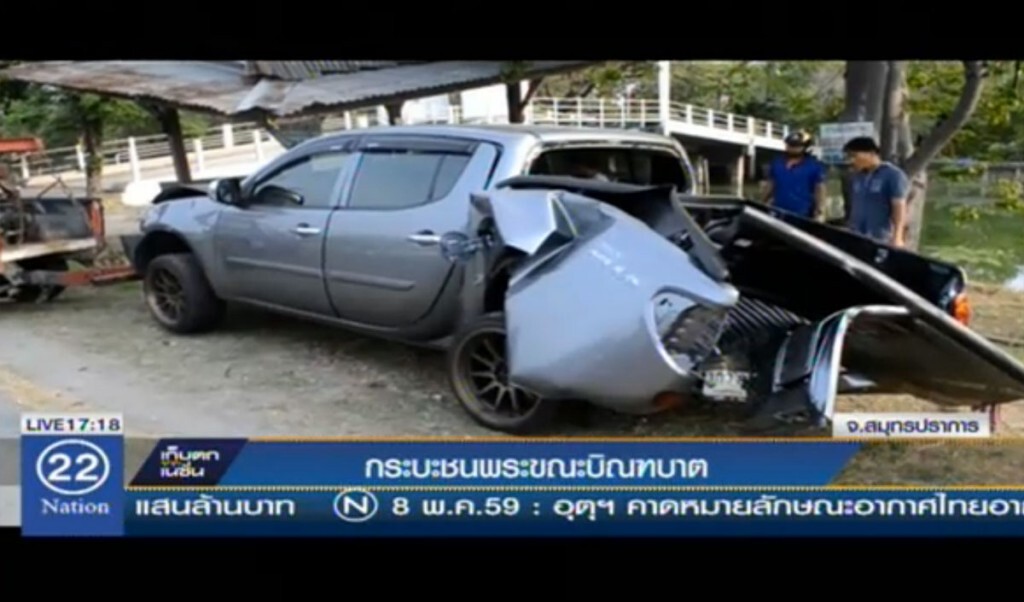 กระบะชนพระ ขณะบิณฑบาต