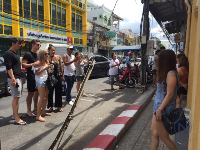 แห่ถ่ายภาพเด็กน้อยสามตาภูเก็ต ก่อนถูกลบวันนี้