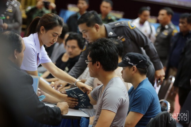 ศาลทหาร ให้ประกัน  คนละ 2 แสน "8 มือโพสต์"ผิดพรบ.คอมฯ