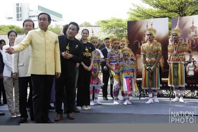 "เอกชัย ศรีวิชัย" พบ "นายกฯ" ชวนคนไทยดูหนัง "เทริด" ชีวิตดับอย่าให้เทริดหัก