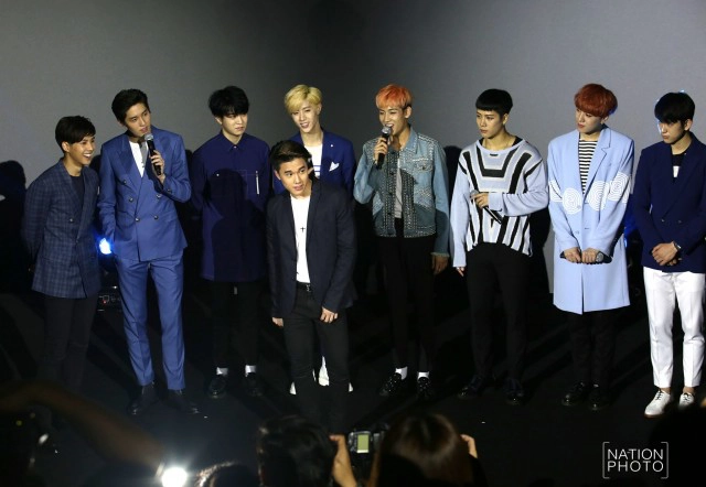 ภาพชุดสุดฟิน!
"เจมส์-แบงค์-ต่อ"  และหนุ่มวง "GOT7"