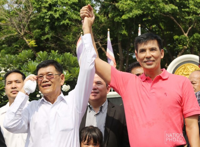ภาพชุด : ปล่อยตัว "พร้อมพงศ์" ออกจากคุก