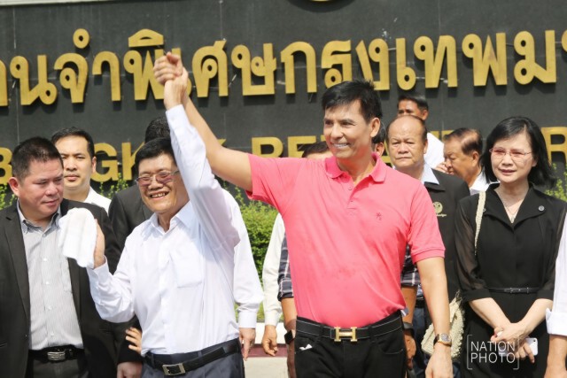 ภาพชุด : ปล่อยตัว "พร้อมพงศ์" ออกจากคุก
