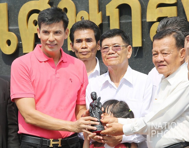 ภาพชุด : ปล่อยตัว "พร้อมพงศ์" ออกจากคุก