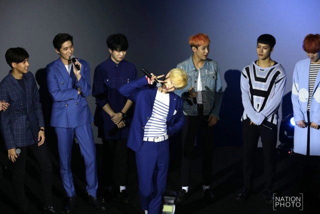 ภาพชุดสุดฟิน!
"เจมส์-แบงค์-ต่อ"  และหนุ่มวง "GOT7"