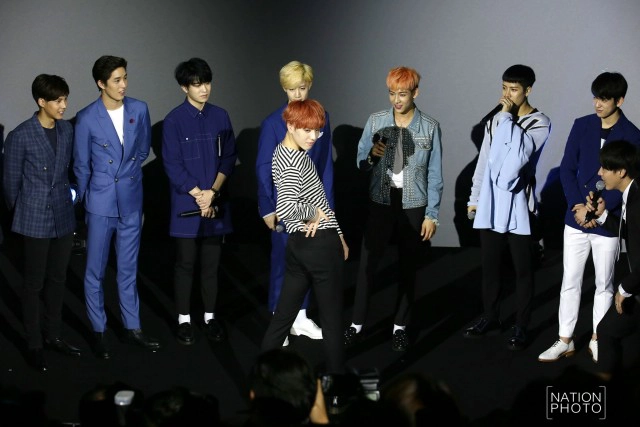 ภาพชุดสุดฟิน!
"เจมส์-แบงค์-ต่อ"  และหนุ่มวง "GOT7"