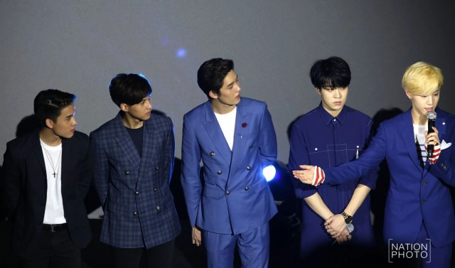 ภาพชุดสุดฟิน!
"เจมส์-แบงค์-ต่อ"  และหนุ่มวง "GOT7"