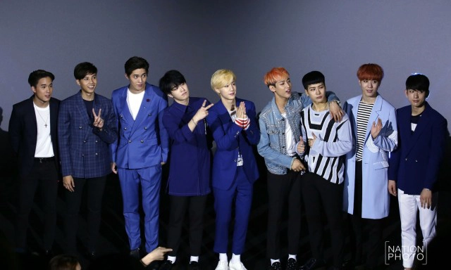 ภาพชุดสุดฟิน!
"เจมส์-แบงค์-ต่อ"  และหนุ่มวง "GOT7"