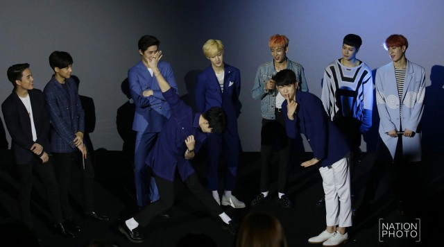 ภาพชุดสุดฟิน!
"เจมส์-แบงค์-ต่อ"  และหนุ่มวง "GOT7"