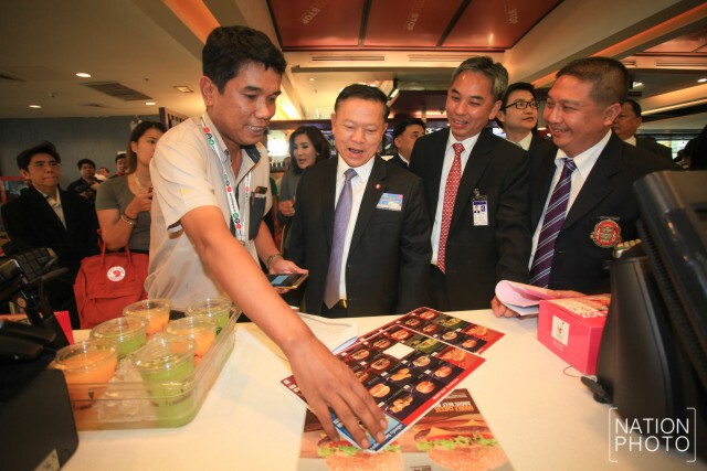ตรวจ "สุวรรณภูมิ" พบอาหารแพง จี้แก้ไขใน 60 วัน