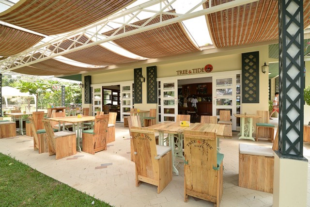 อร่อยปักหมุด : Tree & Tide Riverside Cafe  ร้านริมแม่น้ำนครชัยศรี ข้างตลาดน้ำลำพญา บางเลน นครปฐม