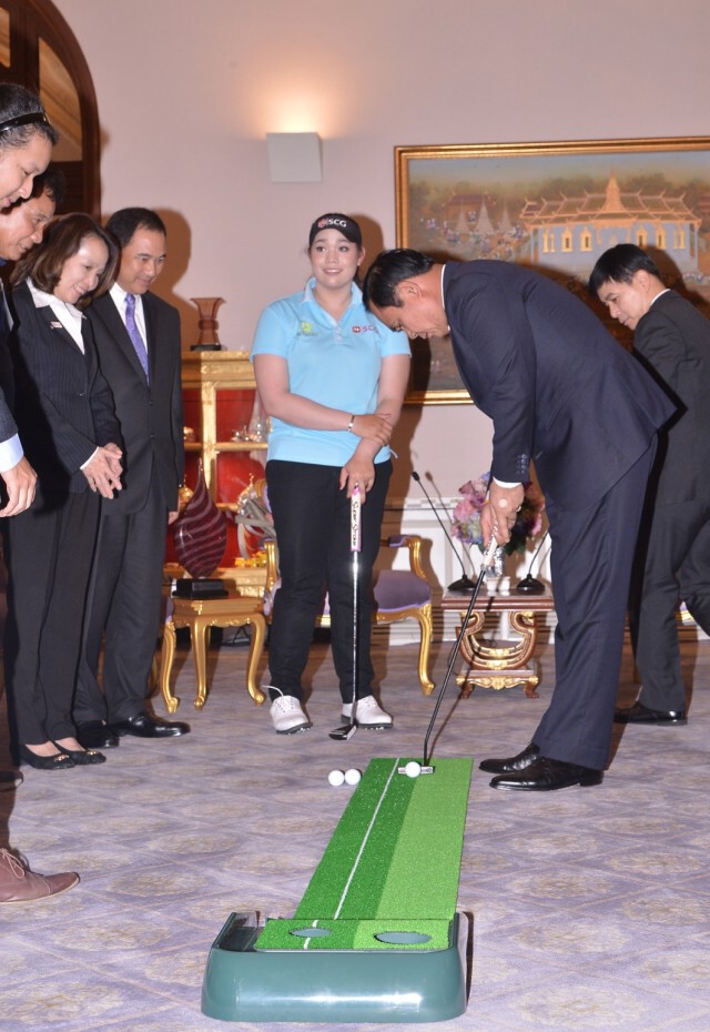 "โปรเม" แชมป์กอล์ฟ LPGA ไทยคนแรก พบ "ประยุทธ์"