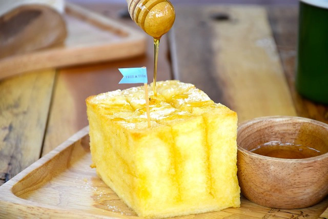 อร่อยปักหมุด : Tree & Tide Riverside Cafe  ร้านริมแม่น้ำนครชัยศรี ข้างตลาดน้ำลำพญา บางเลน นครปฐม