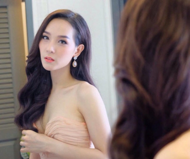 "โม จิรัชยา" คว้ามงกุฎมิสทิฟฟานี่ ยูนิเวิร์ส 2016