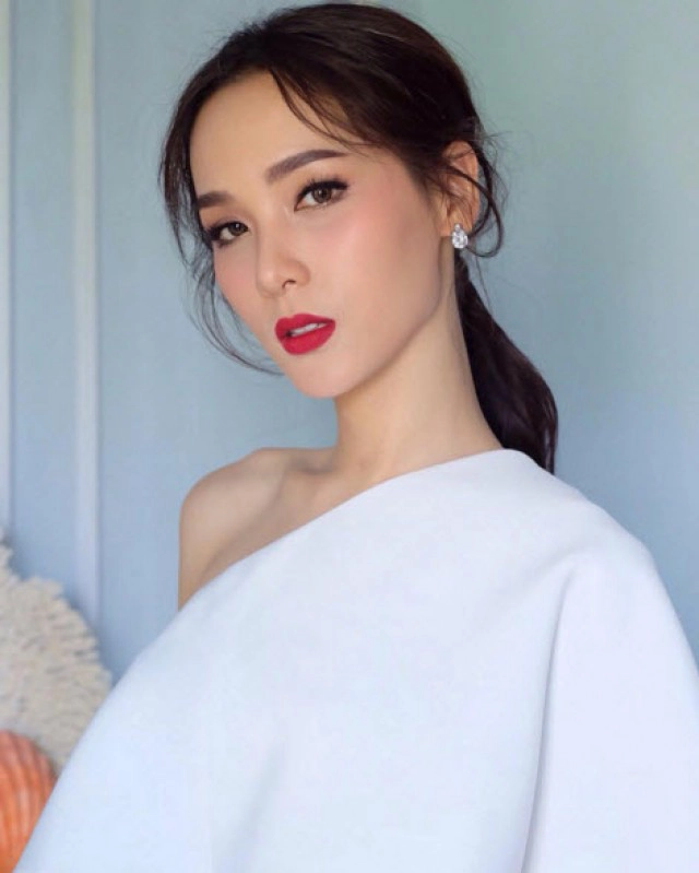 "โม จิรัชยา" คว้ามงกุฎมิสทิฟฟานี่ ยูนิเวิร์ส 2016