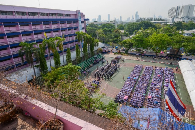 ขบวนรำลึกไปยังโรงเรียน "โยธินบูรณะ" แห่งใหม่