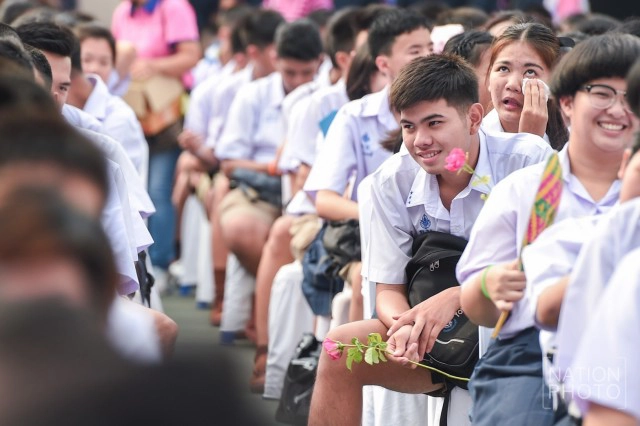 ขบวนรำลึกไปยังโรงเรียน "โยธินบูรณะ" แห่งใหม่