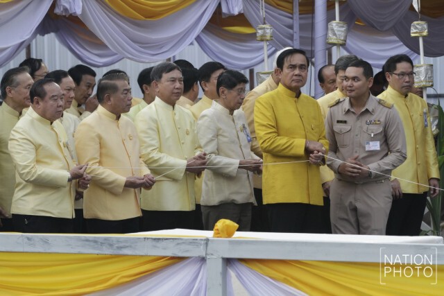 นายกฯ ถือฤกษ์ดี 06.39 น. ยกเสาเอก 
อาคารเรือนรับรอง ทำเนียบรัฐบาล