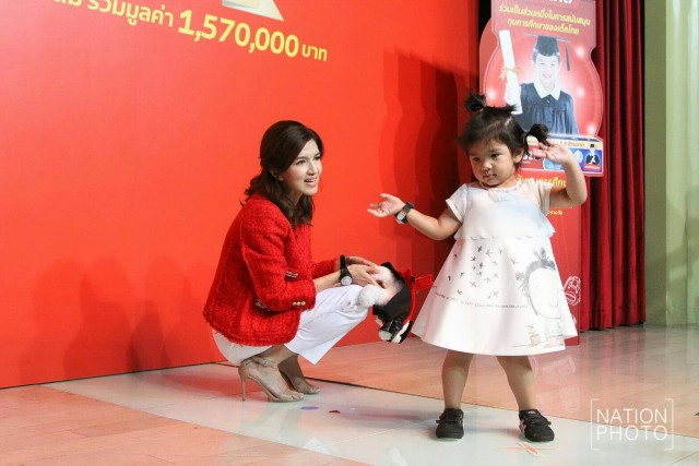 ลีลาโพสต์ท่าของ "น้องมะลิ"