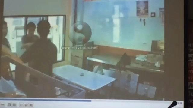 "ศานิตย์" จ่อแจ้งจับ!คนโพสต์หมิ่นประมาทเจ้าพนักงาน
"คดีแก๊งลูกตร.รุมฆ่าชายพิการ"