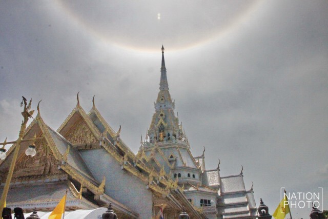 มหัศจรรย์วันวิสาขบูชา! 
"พระอาทิตย์ทรงกลด" เหนือวัดโสธร