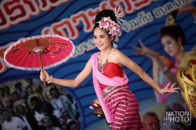 ลูกหลานเชื้อสายไทย-มอญ ร่ายรำศิลปะล้านนา