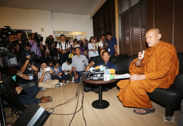 "พุทธะอิสระ"ร้องดีเอสไอ! อายัดทรัพย์"ธัมมชโย-วัดธรรมกาย" 
จนกว่าคดีจะแล้วเสร็จ