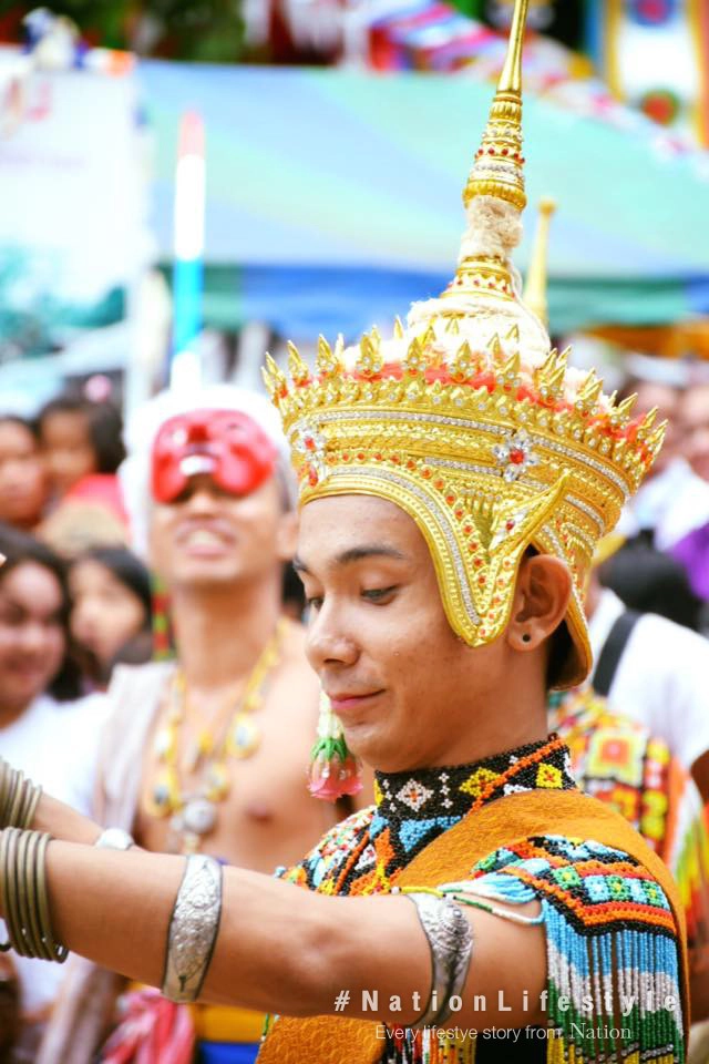 โนราโรงครูวัดท่าแค พิธีไหว้ครูและสืบสานวัฒนธรรม ขนบประเพณีของลูกหลานโนราวัดท่าแค จังหวัดพัทลุง