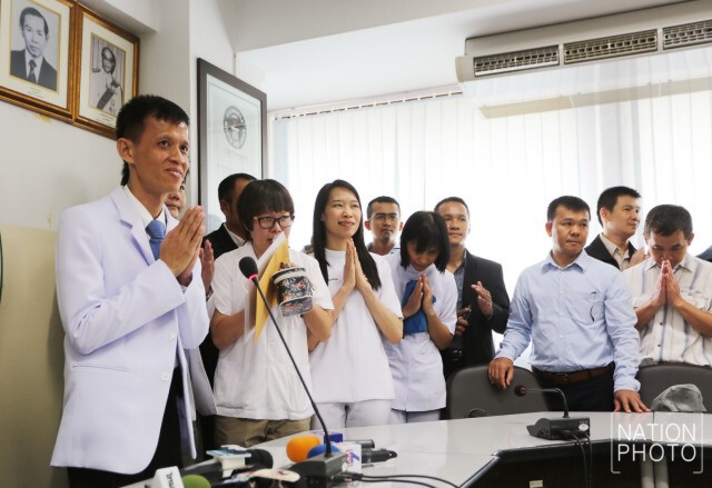 ยื่นหนังสือถึงแพทยสภา ให้มาตรวจ "พระธัมมชโย" ที่วัด