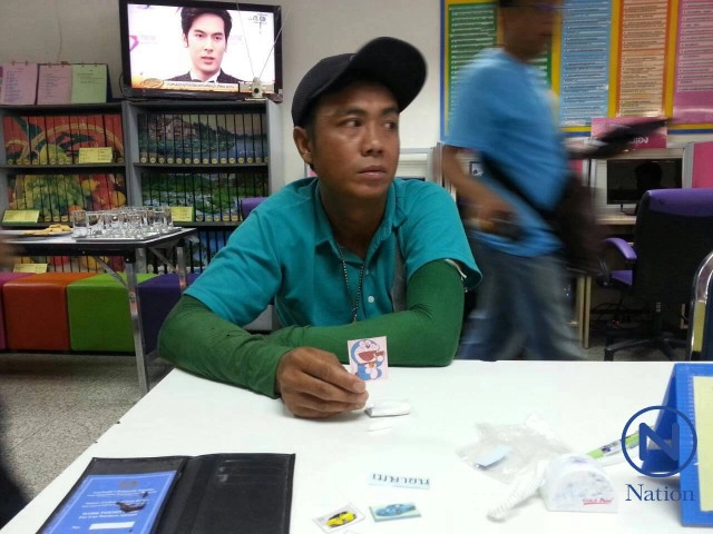 จับ 4 ต่างชาติลักลอบค้าขาย แย่งอาชีพคนไทย
โดนแฉกลับ! จ่ายส่วย"สติกเกอร์"ตำรวจ