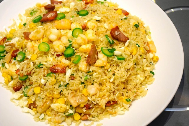 อร่อยปักหมุด : ห้องอาหารจีน หงเปา โรงแรมอมารี ประตูน้ำ