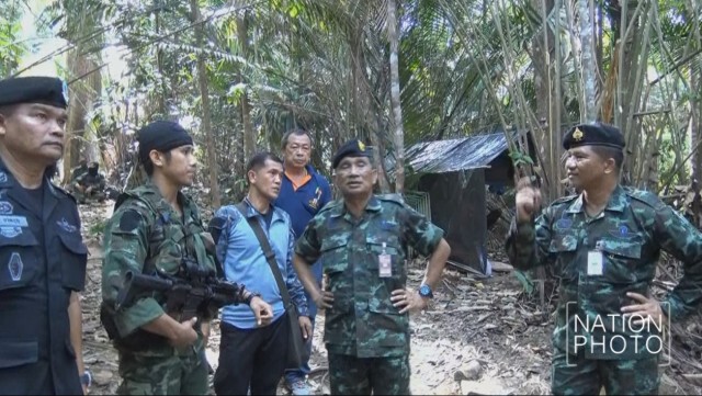 รองแม่ทัพภาค 4 นำกำลังขึ้นเขาที่จะแนะ
พิสูจน์ทราบหลังปะทะเดือด