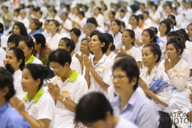 พระสงฆ์อีสาน เข้าให้กำลังใจ "ธัมมชโย"