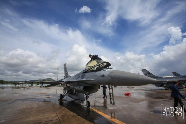 ฝูงบิน F-16 ลงจอดที่สนามบินอู่ตะเภา หลังเสร็จภารกิจฝึกรับมือสถานการณ์ ทางทะเล ร่วมทัพเรือ