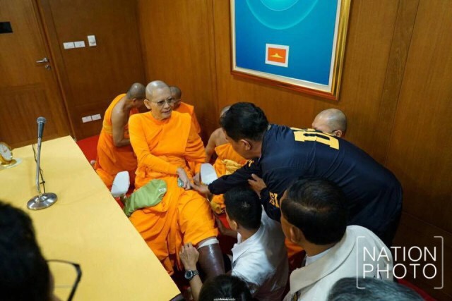 แพทยสภาจัดทีมแพทย์เป็นกลางขั้นต่ำ 7 คนตรวจ"ธัมมชโย"