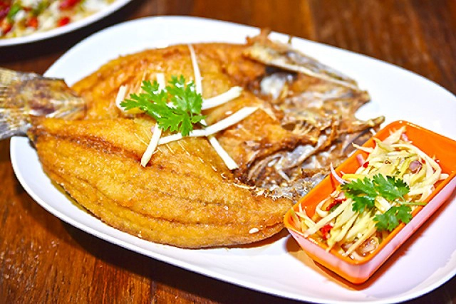 อร่อยปักหมุด : RockZeed ร้านอาหารครบเครื่องทั้งทะเล อีสาน ไทย จีน และญี่ปุ่น