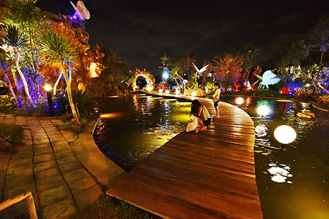 อร่อยปักหมุด : RockZeed ร้านอาหารครบเครื่องทั้งทะเล อีสาน ไทย จีน และญี่ปุ่น