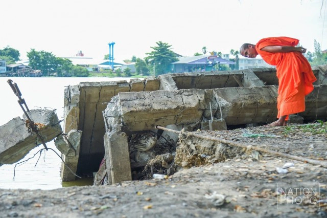 ตลิ่งทรุดตัว วัดไทรม้าเหนือ นนทบุรี แม่น้ำเจ้าพระยากัดเซาะ